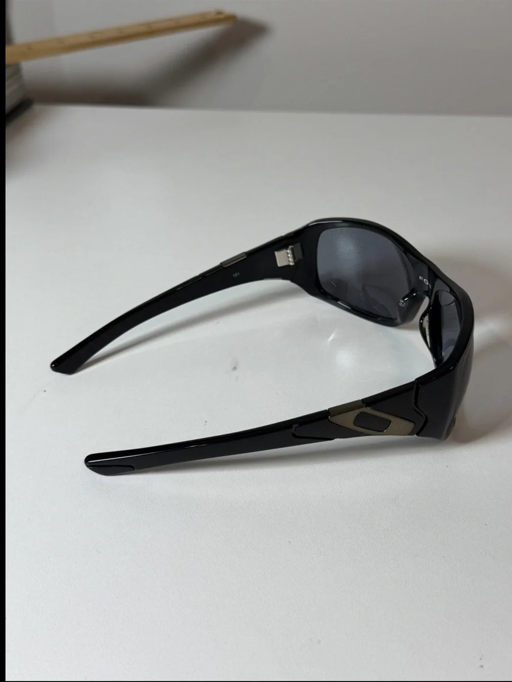 Oakley wrap style